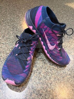 Nike Women’s Running Barefoot Ride 3.0 Size 7.5 Trainer — Navy & Pink
